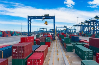 寧波貨運公司將繼續(xù)以更加開放、包容的姿態(tài)，迎接每一個挑戰(zhàn)與機遇
